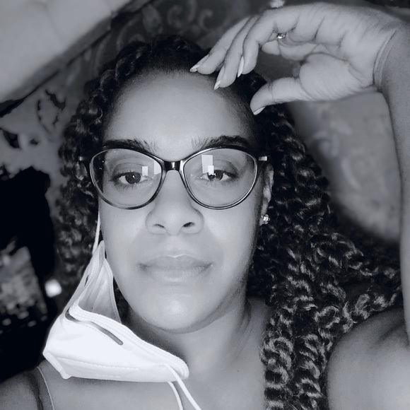 Meet your Posher, Angelique - Picture 1 of 1